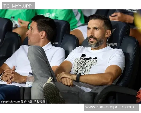 足球19号的传奇之路：从青涩少年到绿茵场上的耀眼明星